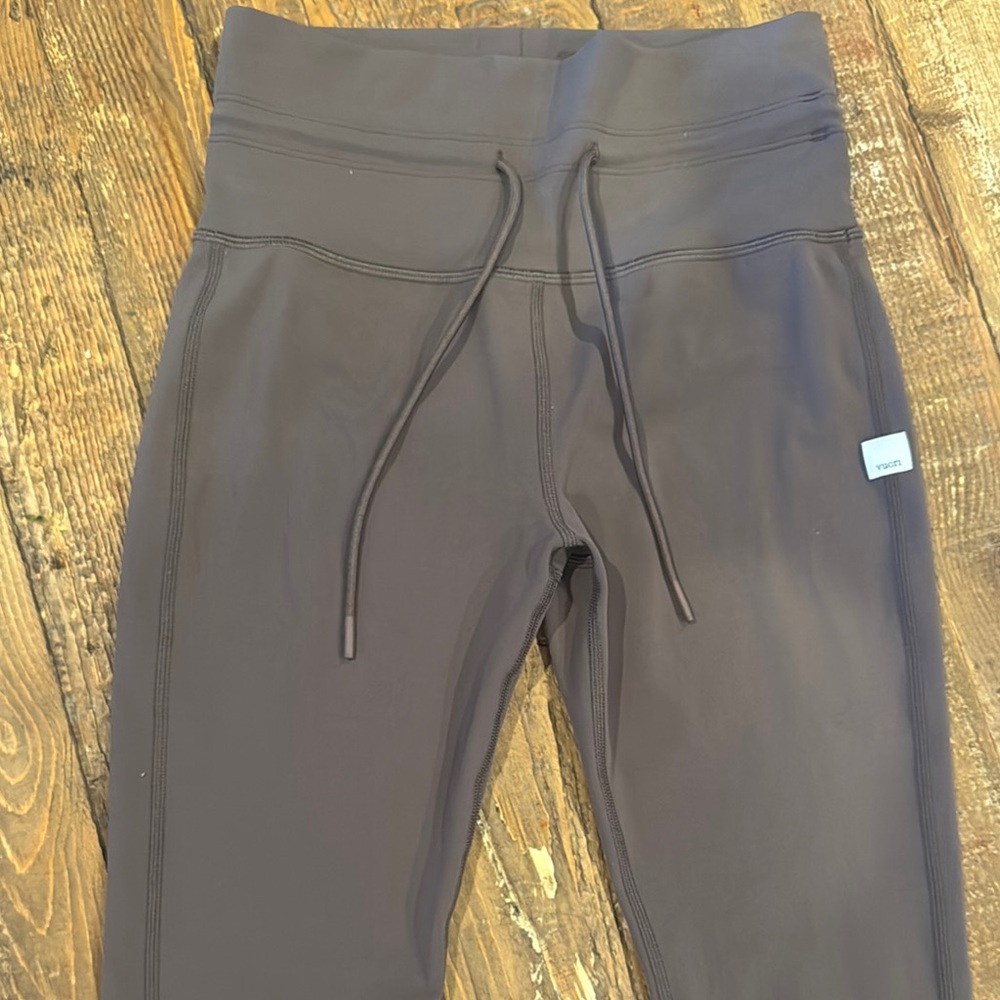 Women’s plum leggings